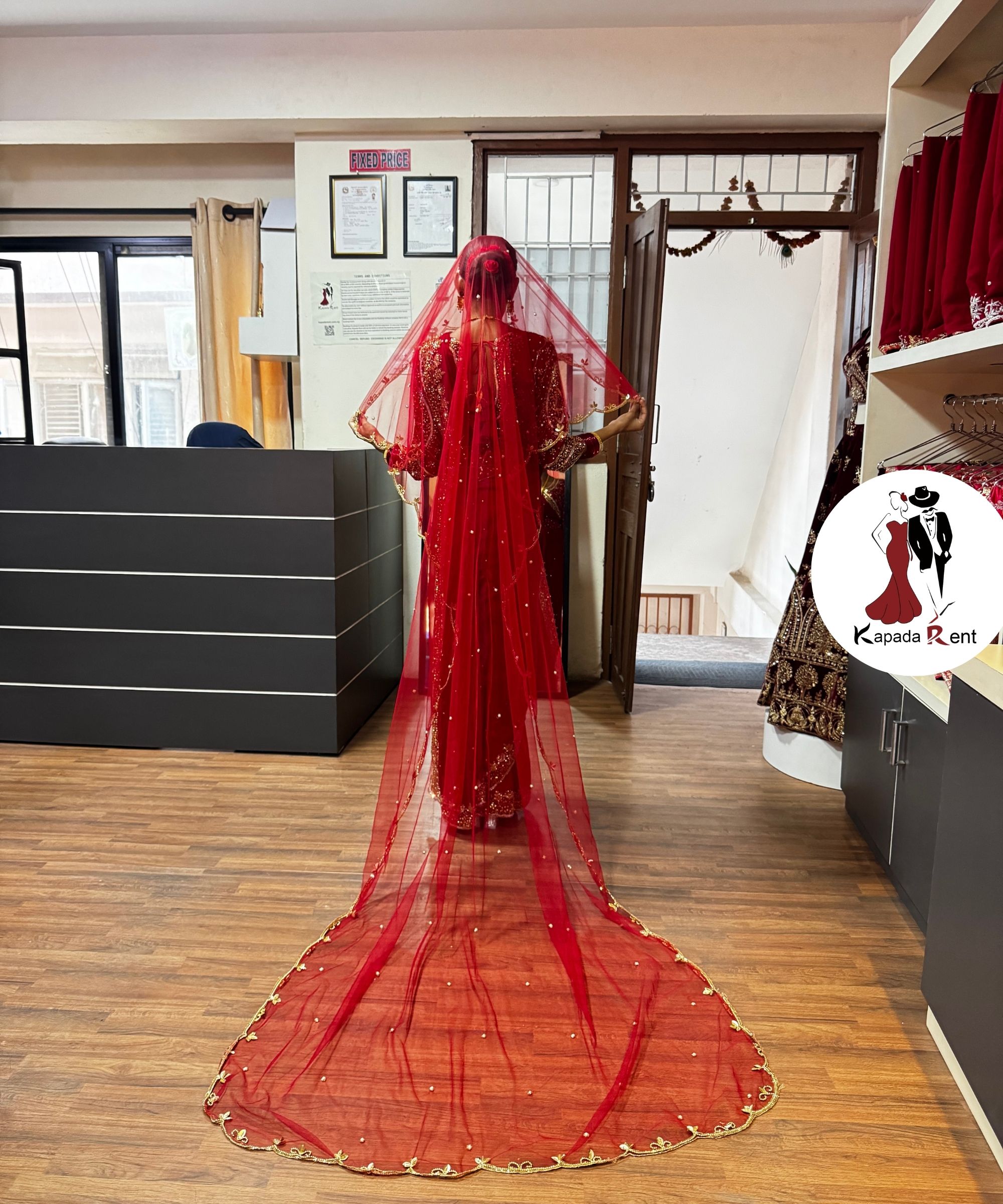 Medium Length Golden Veil